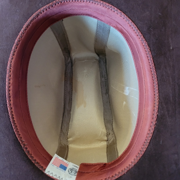 Vintage hat, Brown with a feather - Picture 9 of 12